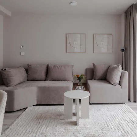 Modern In Centre 2 With Free Parking Apartmán