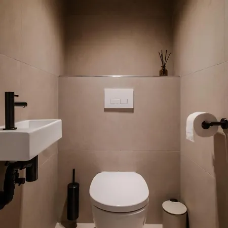 Apartmán Modern In Centre 2 With Free Parking