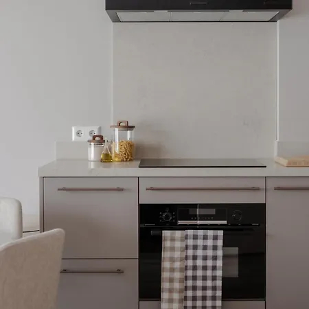 Apartmán Modern In Centre 2 With Free Parking