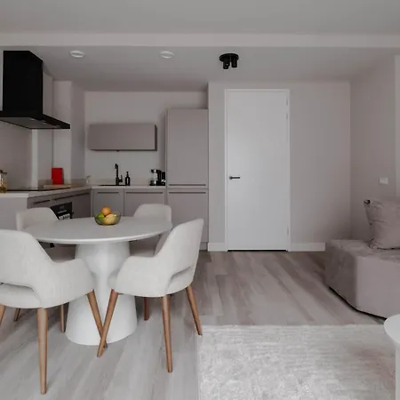 Apartmán Modern In Centre 2 With Free Parking